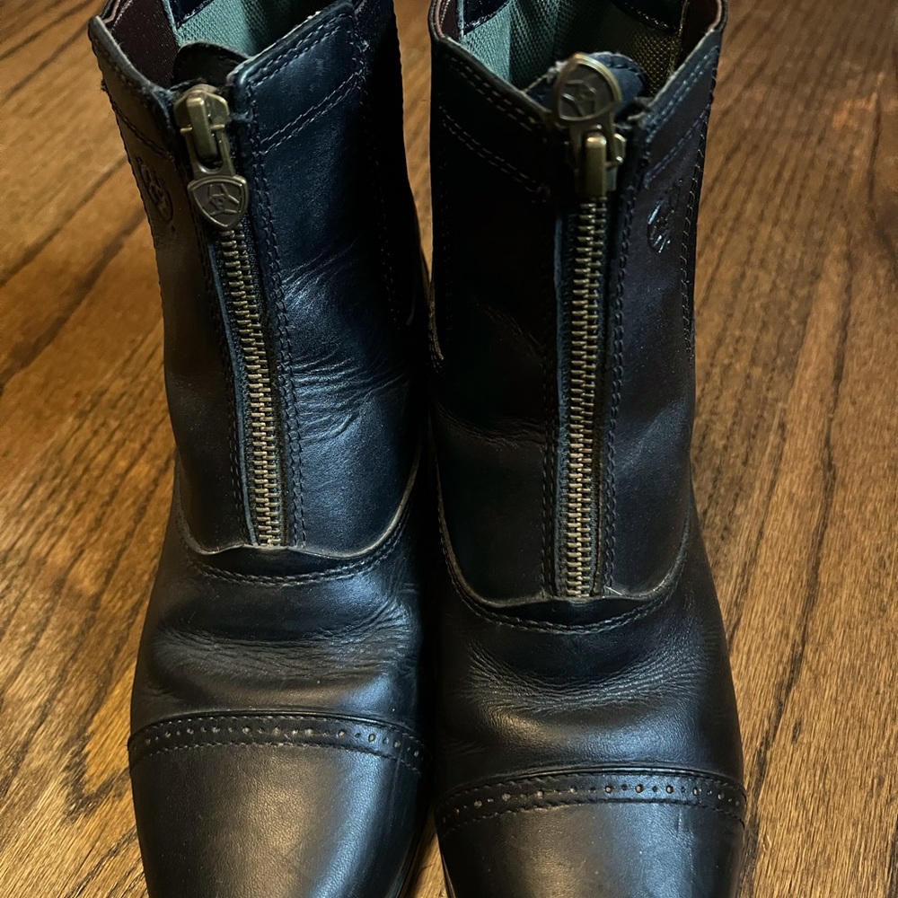 ARIAT leather booties/women’s size 7